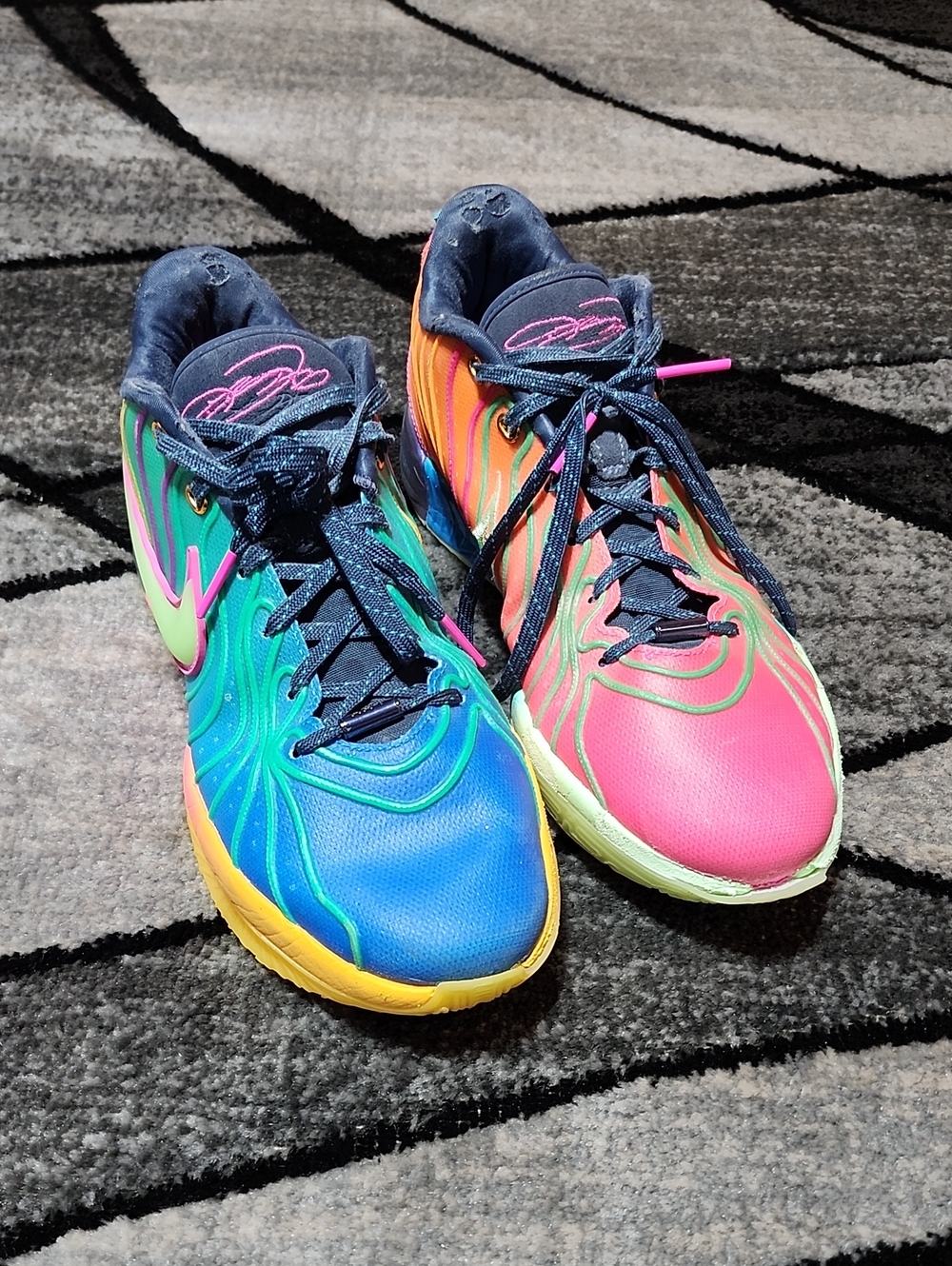 NIKE LEBRON 21 OPTIMISM MULTI-COLOR MISMATCHED GRADIENT BASKETBALL SNEAKERS SHOE
